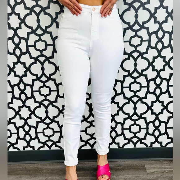 NWT - Judy Blue White Denim High Waisted Skinny Jeans Womans Size 0 - Picture 1 of 3